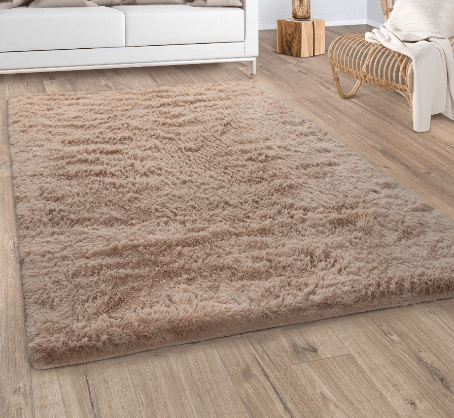 PACO HOME
Hochflor-Teppich Silky 591 in beige, kuscheliger Teppich in einem Wohnzimmer