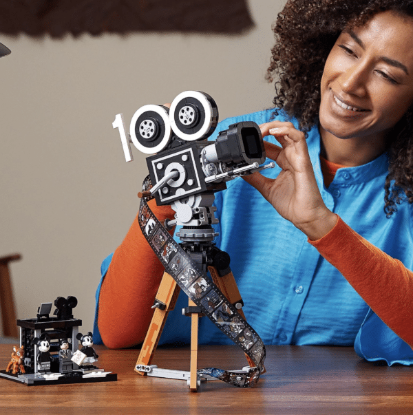 LEGO Disney 43230 Kamera – Hommage an Walt Disney Bausatz